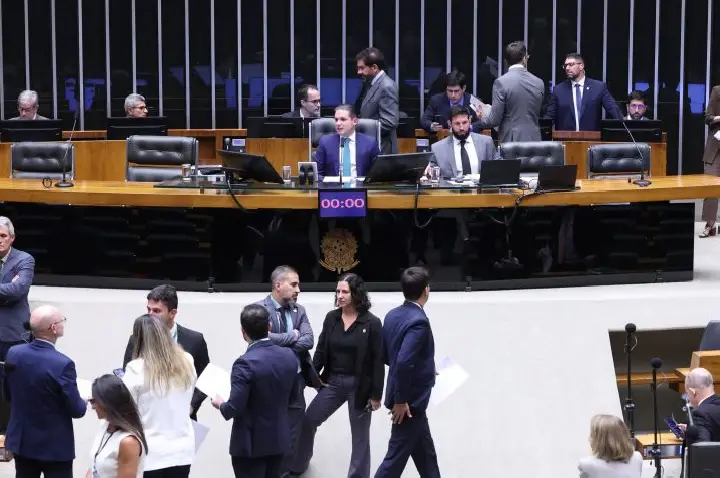 Câmara aprova adesão do Brasil a acordo internacional para combater pesca ilegal