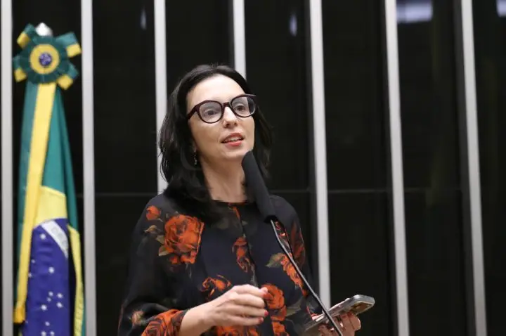 Comissão aprova projeto que caracteriza o acesso a remédios como direito humano