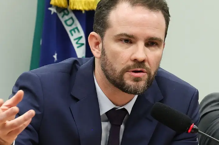 Durigan prevê envio de MP do Imposto Seletivo após eleições