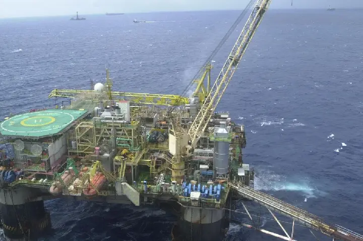 Em meio à guerra no Irã, Brasil bate recorde de produção de petróleo