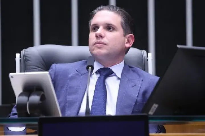 Hugo Motta destaca aprovação quase unânime de novo limite para enquadramento de MEI