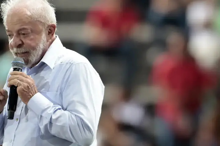Lula diz que governo fará de tudo para conter preço do diesel