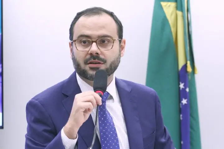 Ministro defende teto de R$ 140 mil para MEI; empresários cobram reajuste do Simples Nacional