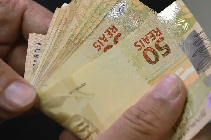 Número de superendividados no Brasil cresceu 75% em cinco anos, diz BC