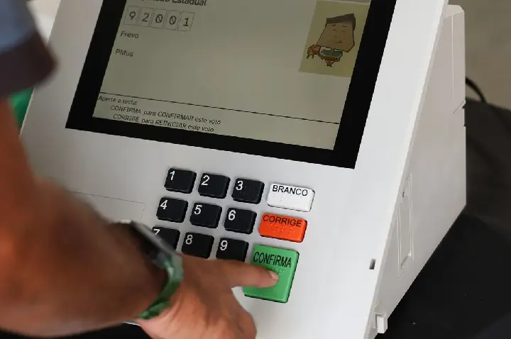 O que acontece se eu não votar? Saiba como justificar e evite multas