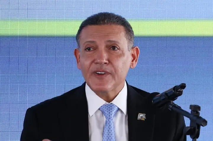 Presidente do TSE afirma que a decisão de prorrogar a votação exigiu medidas extraordinárias