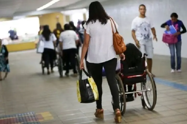 Projeto prioriza matrícula de aluno com deficiência em escola integral próxima