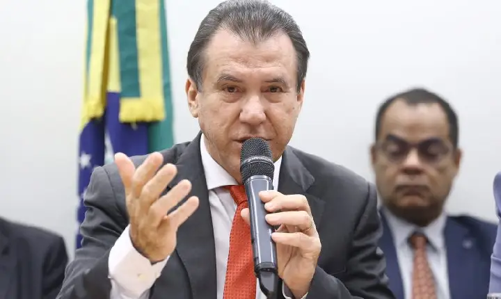 Redução de jornada e regras para aplicativos devem ser prioridades neste ano, diz ministro do Trabalho