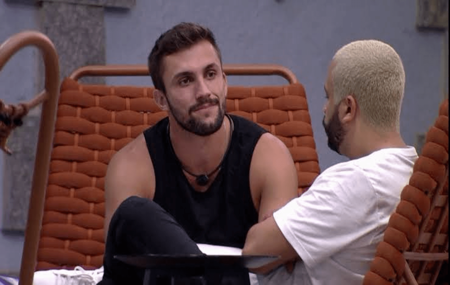 Procura-se um vilão para reality show