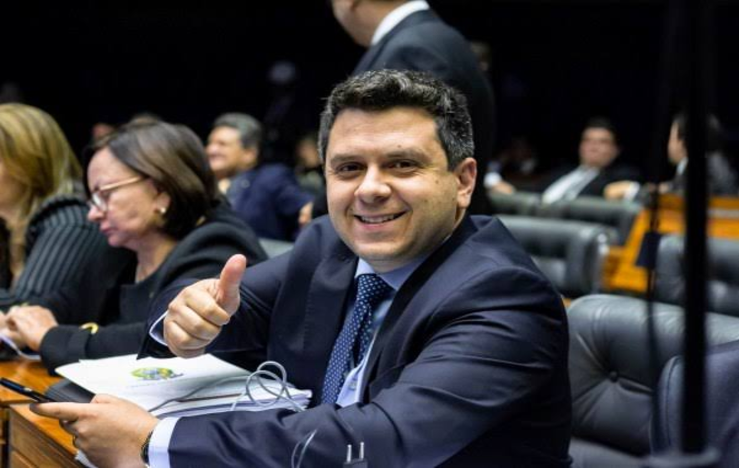 Tiago Dimas votou favorável admissibilidade de PEC que dificulta prisão de deputados