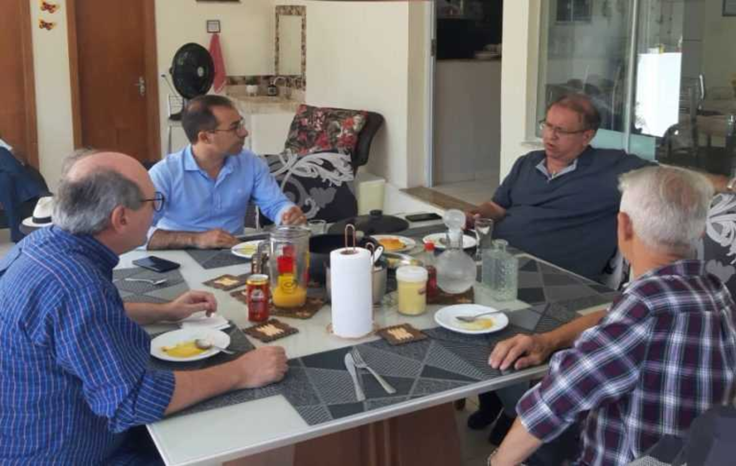 Em nome do poder, Wagner e Dimas se reúnem com ex-presidiario Marcelo Miranda