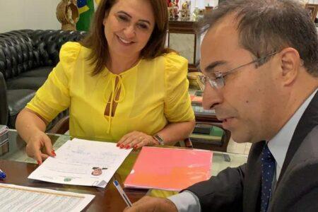 Kátia Abreu garante a Wagner Rodrigues R$ 1,5 milhão para pontos de ônibus e mototaxistas em Araguaína