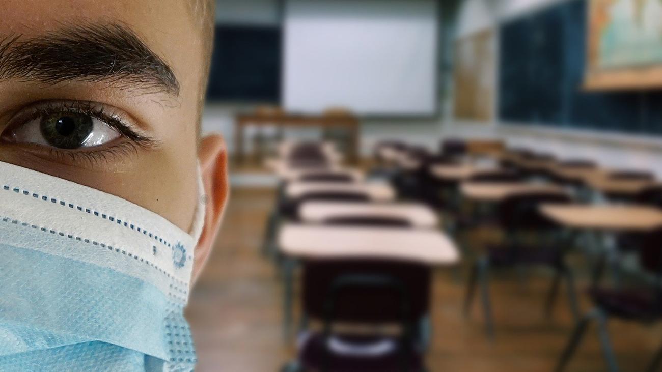Covid-19: aulas com presença intercalada elevam risco de contágio