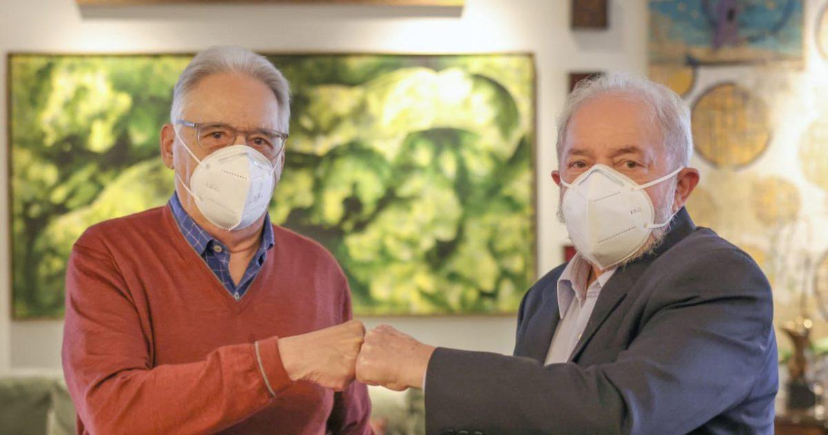 FHC e Lula se reúnem para 'conversar sobre a democracia' e derrotar Bolsonaro.