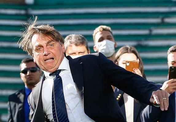 Áudios indicam que Bolsonaro é ladrão e chefe de quadrilha