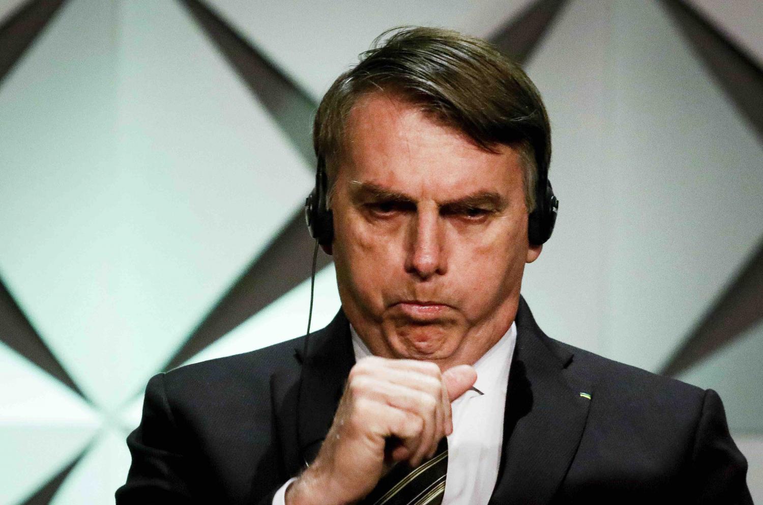 Bolsonaro é sedado e será transferido para SP