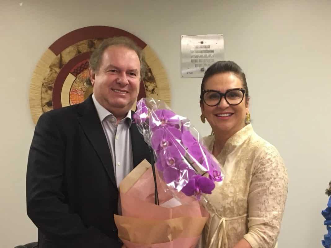 Redes sociais é palco de tretas entre Katia Abreu e Carlesse