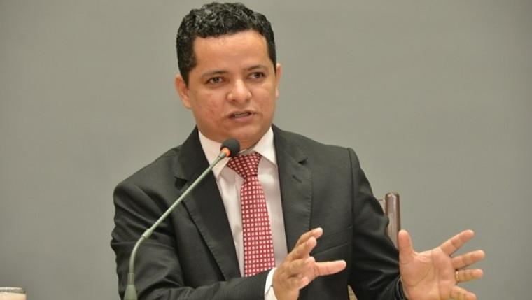 Jorge Frederico apresenta projeto de lei que obriga os agressores de animais pagarem gastos com veterinarios
