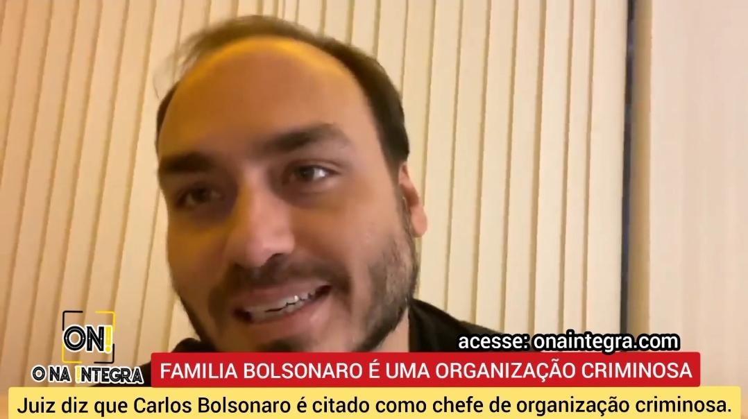Juiz diz que Carlos Bolsonaro é citado como chefe de organização criminosa