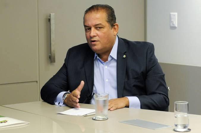 Senador Eduardo Gomes é investigado no STF por 
