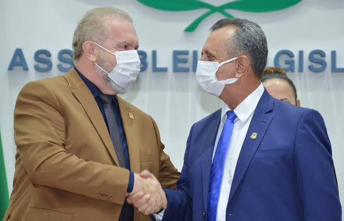Arregou? Mauro Carlesse manda buscar todos os seu pertences no Palácio Araguaia