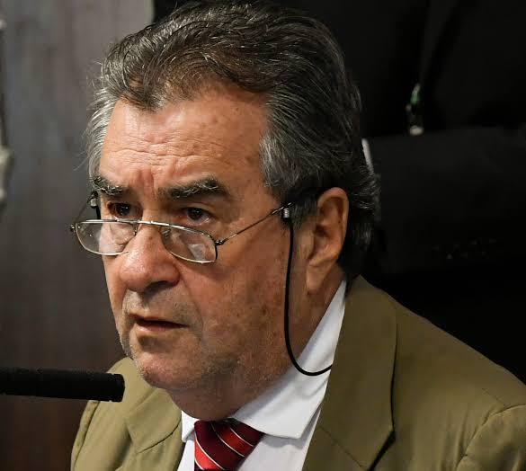 Célio Moura recebe moção de aplausos da Câmara de vereadores de Dianópolis