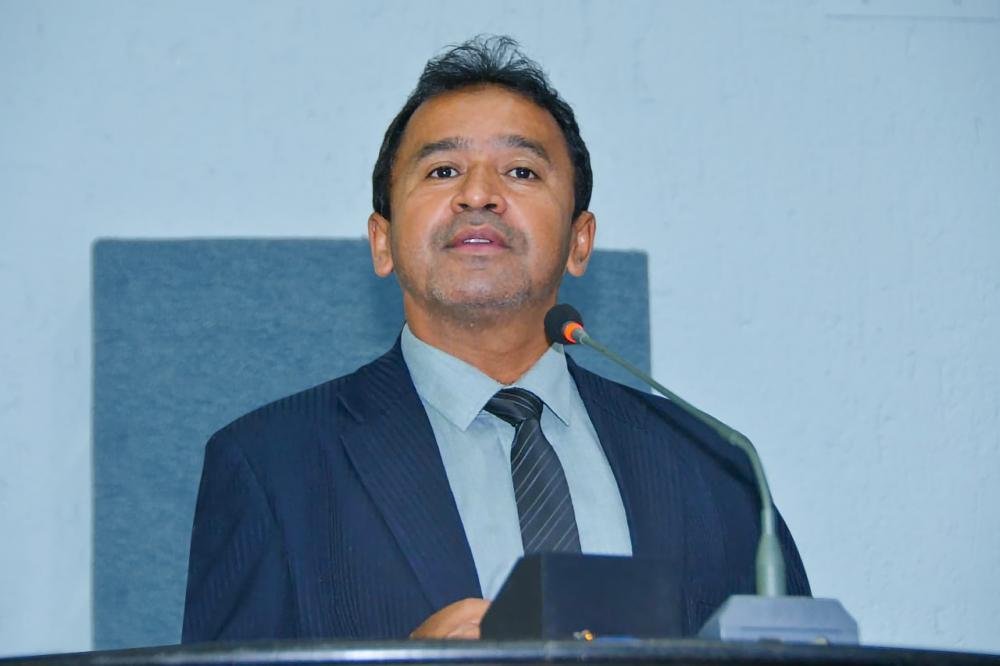 Elenil ganha mais força política com Presidência de comissão do impeachment