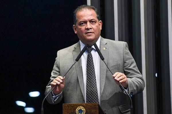 Gomes vai trocar de partido e será o candidato de  Bolsonaro ao Governo do TO