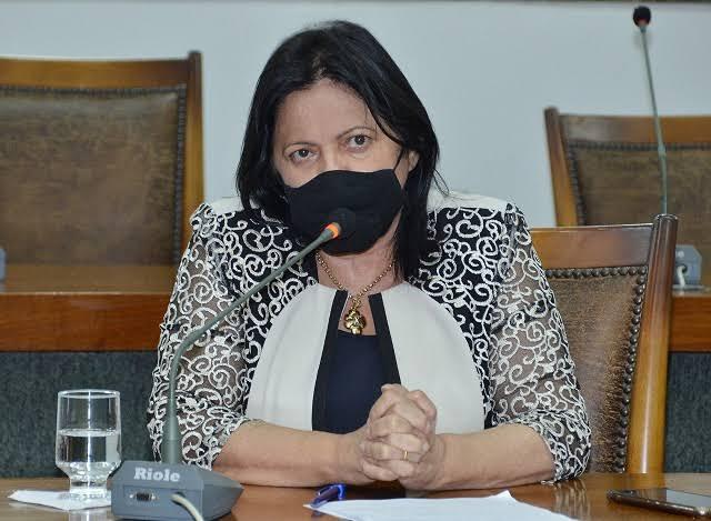 Deputada Valderez reforça importância do acesso gratuito à Justiça