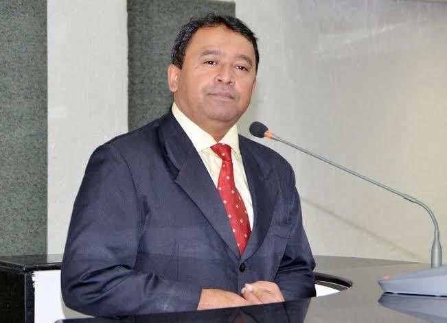 “Não acredito ainda que seja o Dimas porque ele anda de ‘namoro’ com o grupo do Carlesse