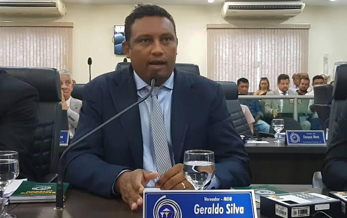 Câmara Municipal aprova requerimento sobre reforma da Praça das Bandeiras