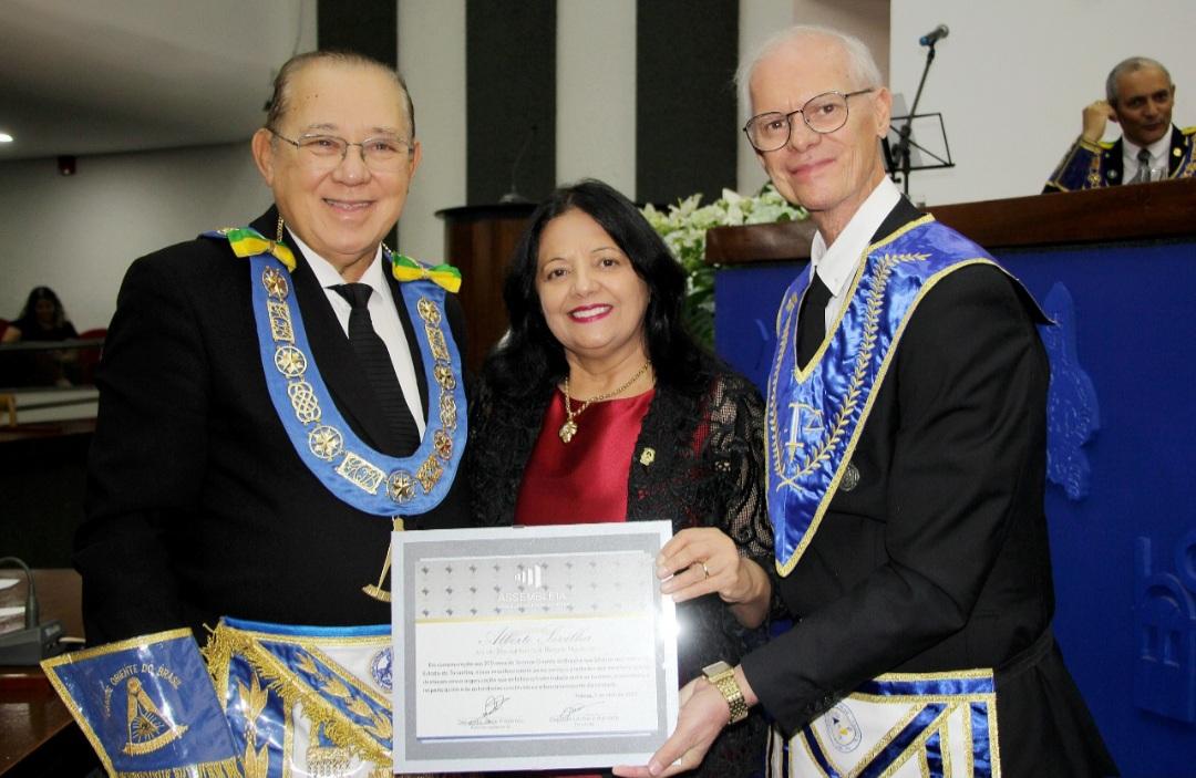 Deputada Valderez prestigia solenidade em homenagem aos 200 anos do Grande Oriente Brasil