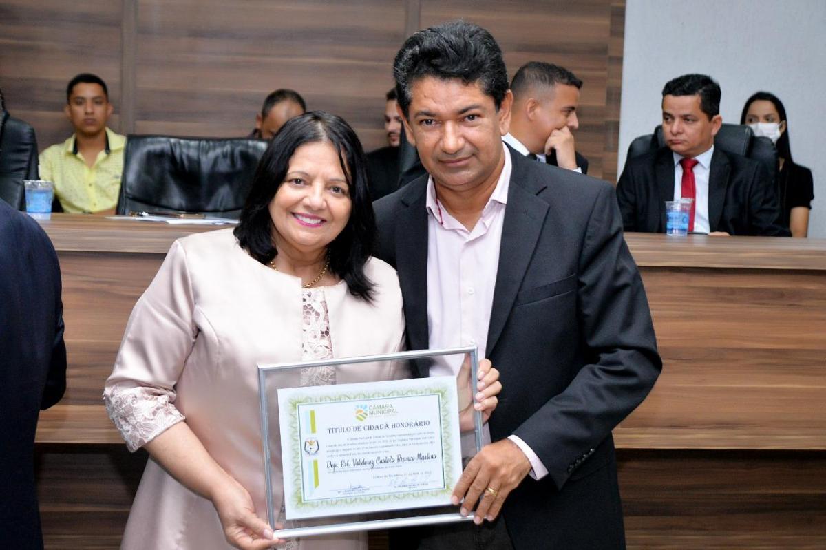 Deputada Valderez recebe título de Cidadã Colinense