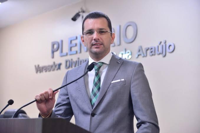 Marcos Duarte apresenta requerimento solicitando creches noturnas em Araguaína