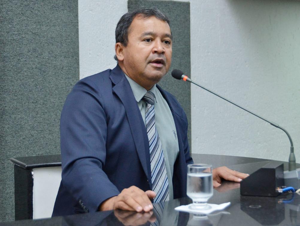 Elenil da Penha cobra ação para diminuir sobrecarga nos hospitais