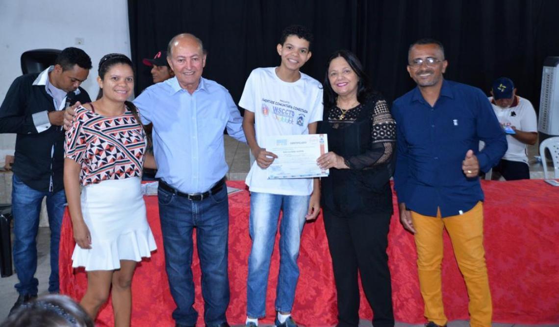 Em Araguaína, alunos recebem certificado de curso realizado com apoio da deputada Valderez