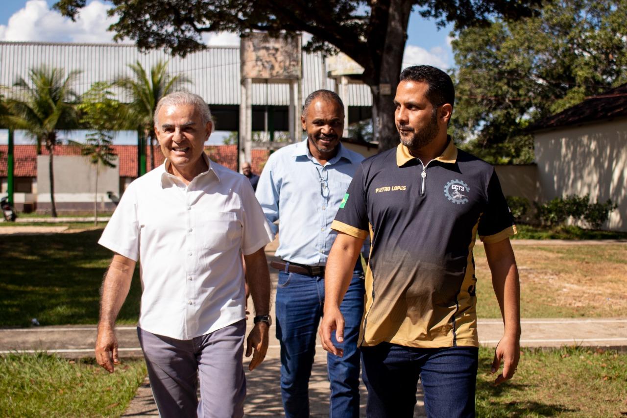 Em Dianópolis, Paulo Mourão reafirma importância da educação para gerar desenvolvimento inclusivo