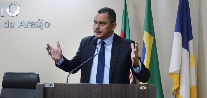 Terciliano Gomes apresenta requerimento para combater cobranças abusivas da BRK