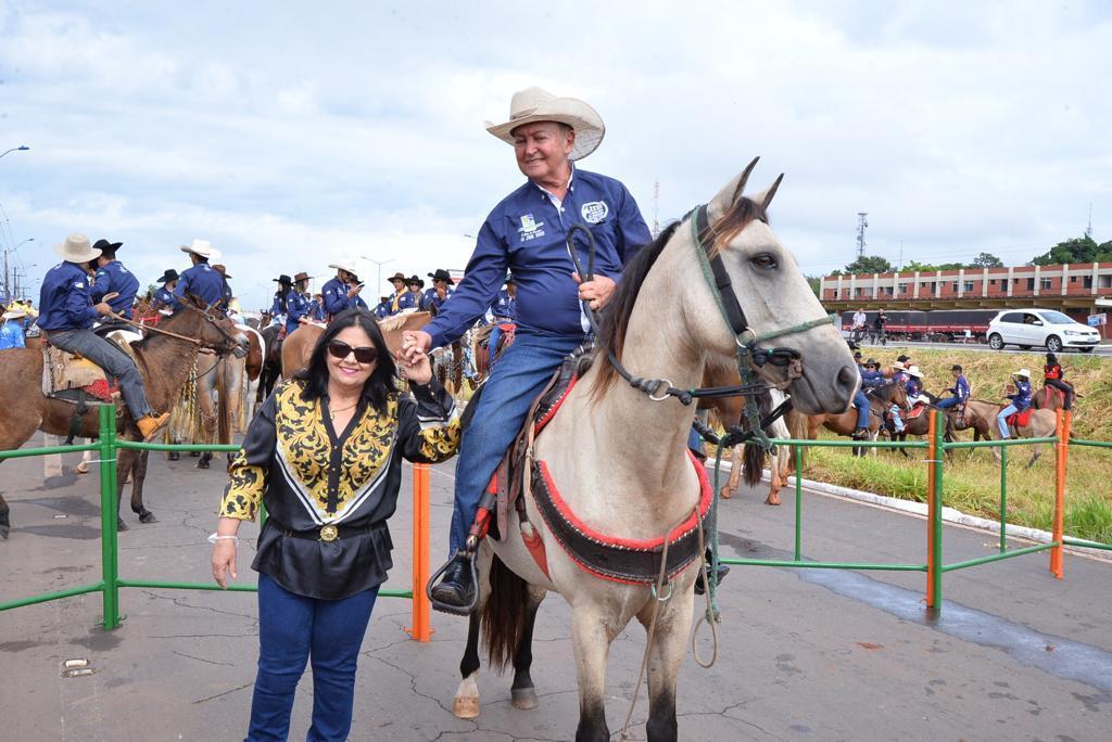 Em Araguaína, Deputada Valderez participa de Cavalgada que celebra a força do agronegócio