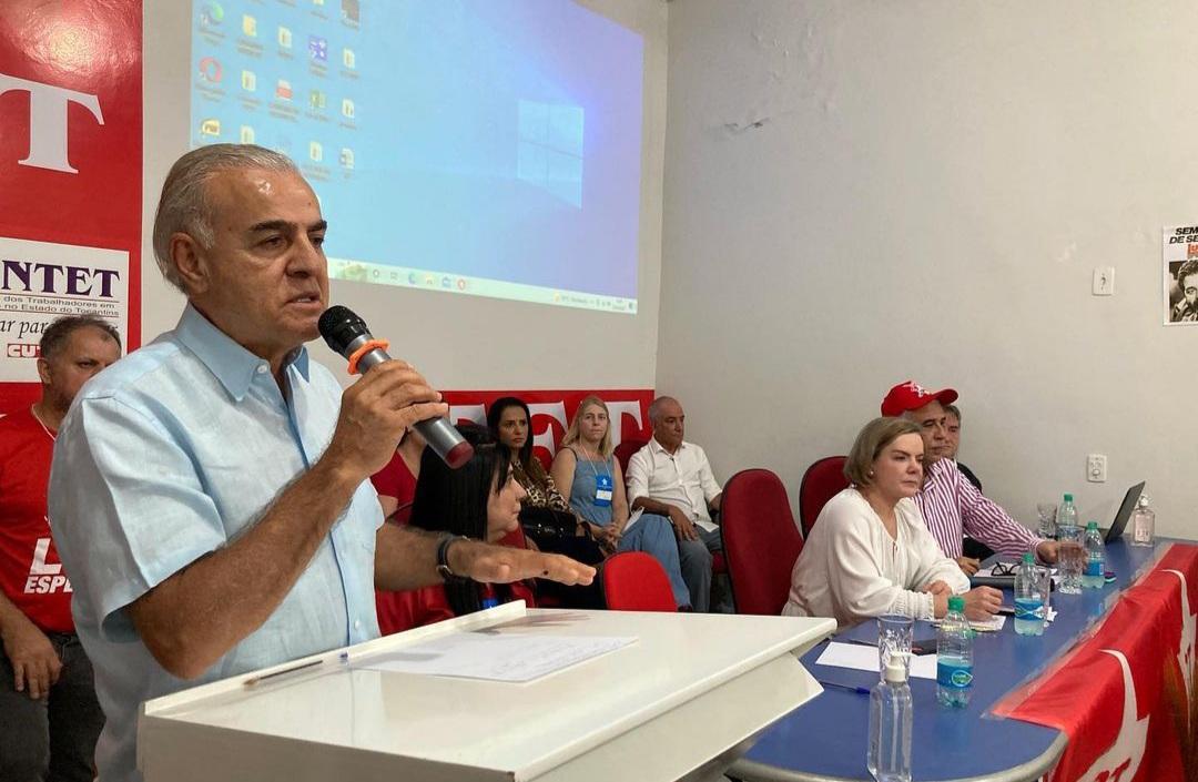 “Tapa o buraco da estrada, mas não o da fome