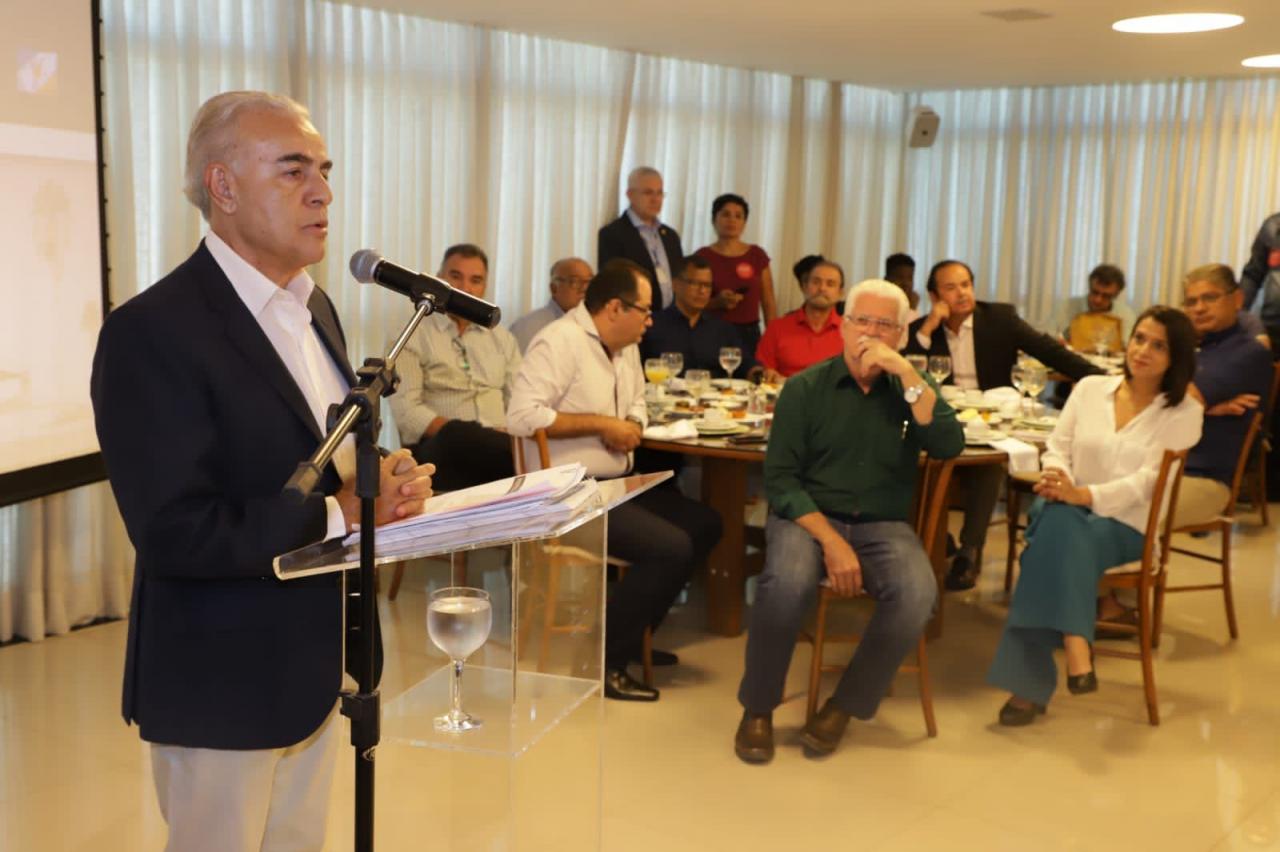 Em Café na Fieto, Paulo Mourão fala de ação incluindo toda a cadeia produtiva para gerar desenvolvimento no TO