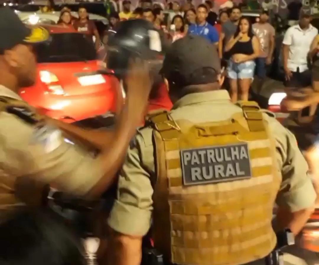 PM agride eleitores que comemoravam vitória de Lula e Celio Moura promete denunciar militares