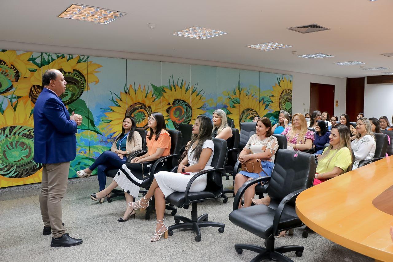 Deputado Gipão realiza café da manhã para mulheres e destaca diálogo e valorização