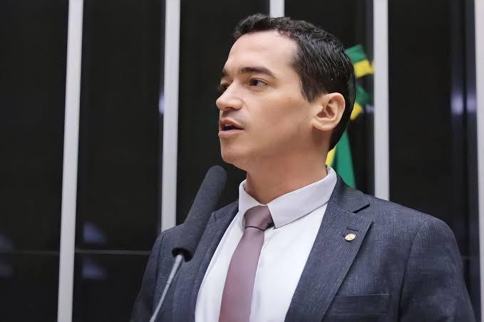 A missão de Alexandre Guimarães de construir uma pré-candidatura no Republicanos
