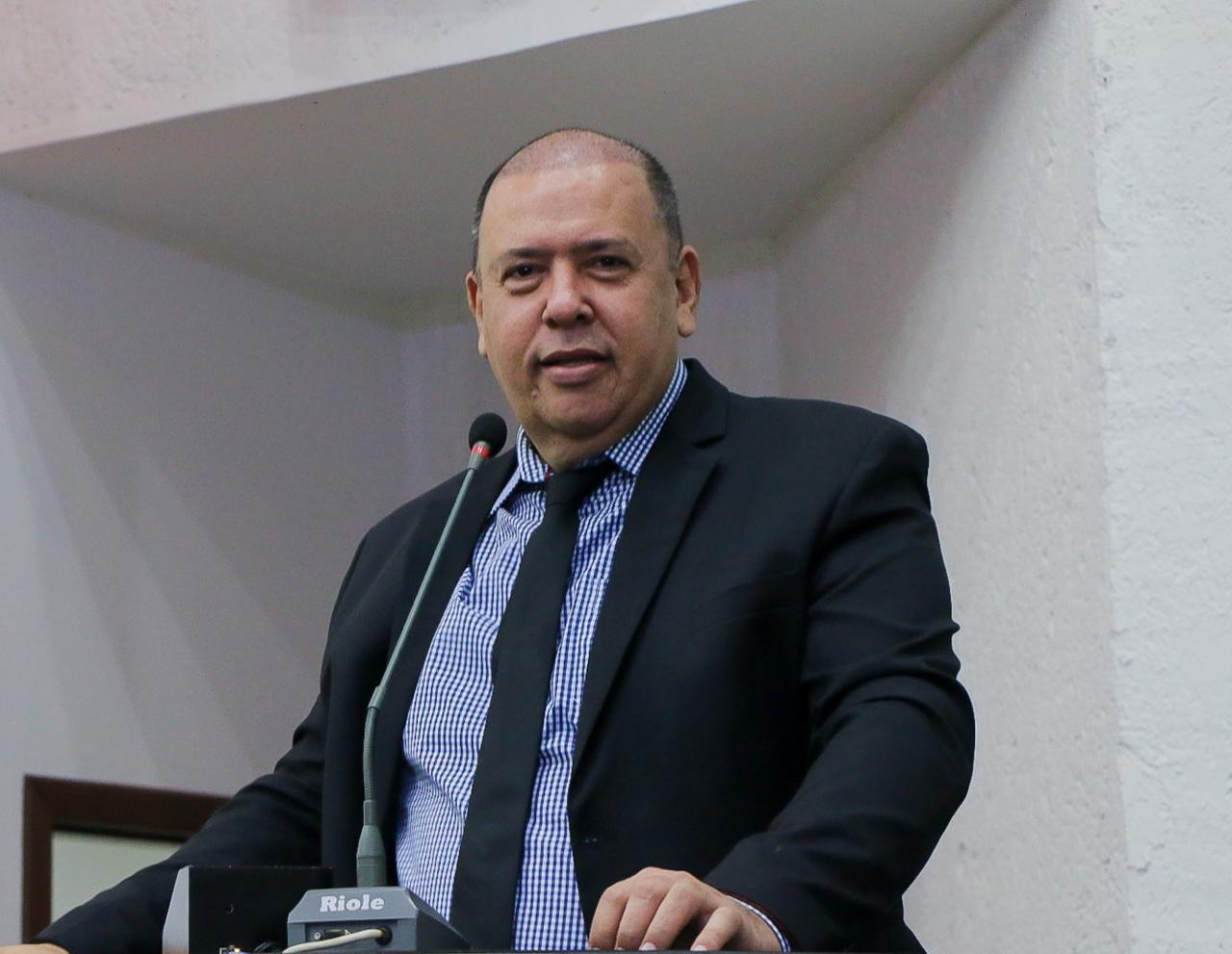 Deputado Gipão propõe garantia da presença de doulas em maternidades do Estado