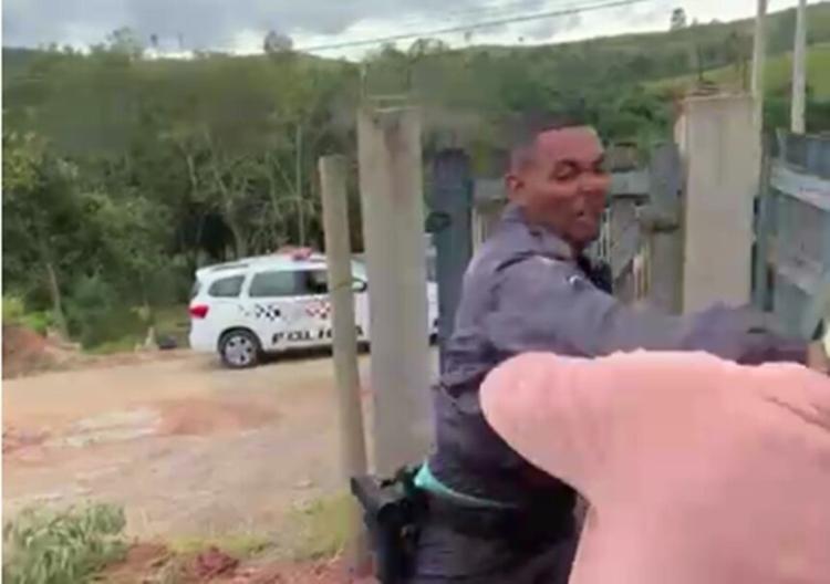 Precisamos debater a agressão policial