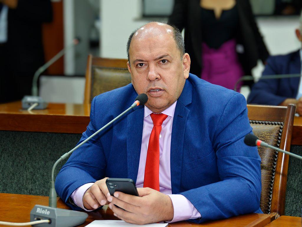 Deputado Gipão pede urgência na recuperação de rodovias da região do Bico do Papagaio