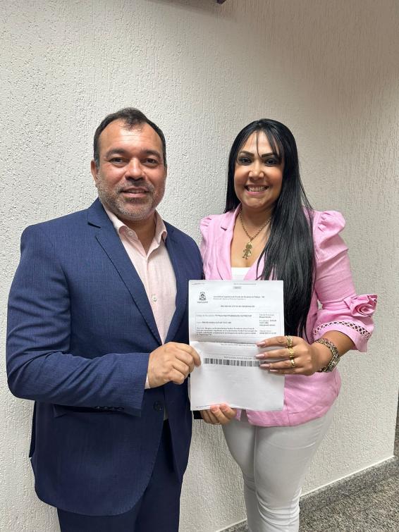 Professora Janad Valcari solicita Delegacia da Mulher e Central de Flagrantes para Taguatinga