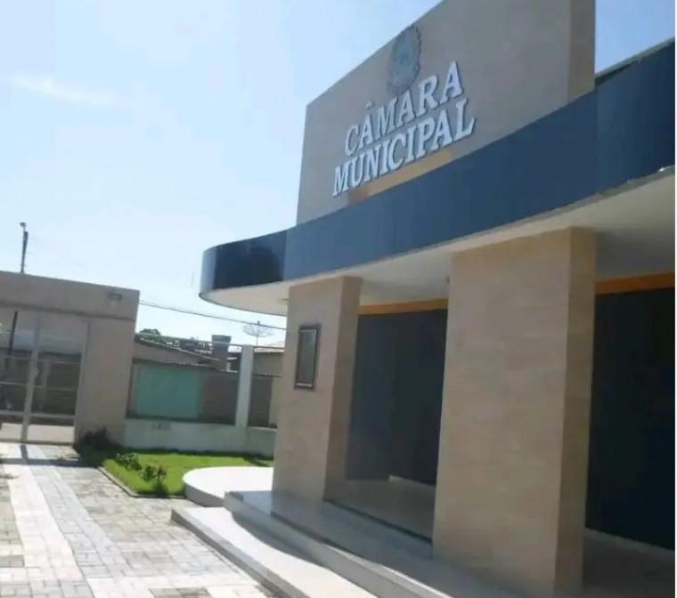 Desmoronando em Esquemas: O Circo das Contratações Questionáveis na Câmara de Nova Olinda - O Show de Horrores do Vereador Júnior Tonheira