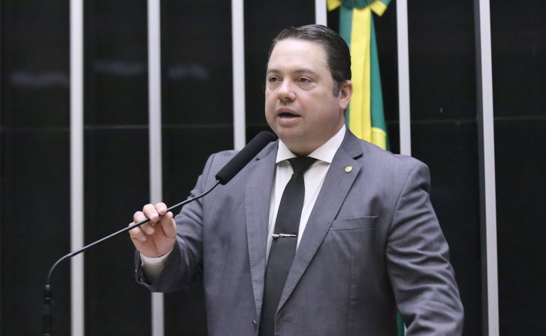 Comissão aprova projeto que cria programa de segurança no campo